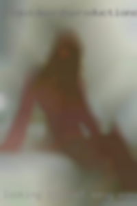 Looking to meet sexy women for nude NSA.