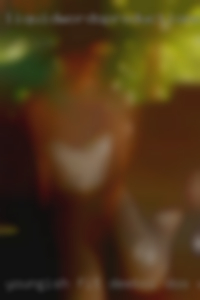 Youngish Fit Deeboi Doo attached strings innit.